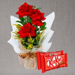 Arranjo de Rosas e Kitkat