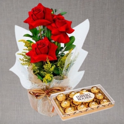 Arranjo de Rosas e Ferrero Rocher