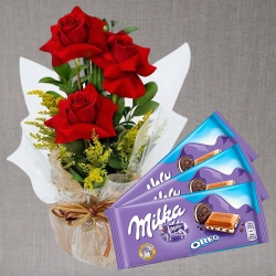 Arranjo de Rosas e Chocolate Milka